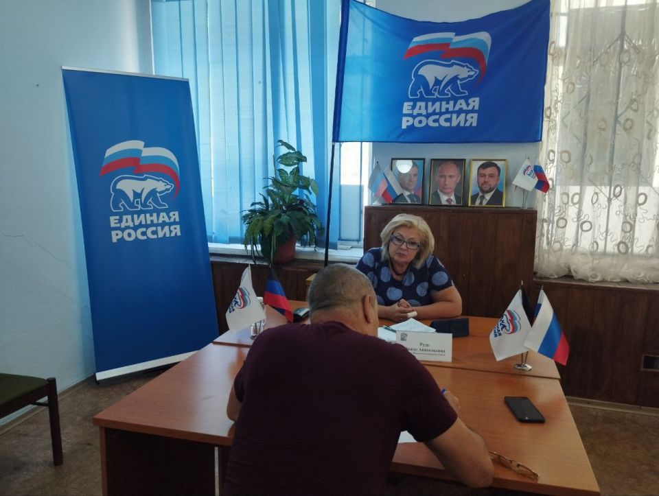 Депутаты Макеевского городского совета провели личные приёмы граждан Депутаты Макеевского городского совета провели личные приёмы граждан