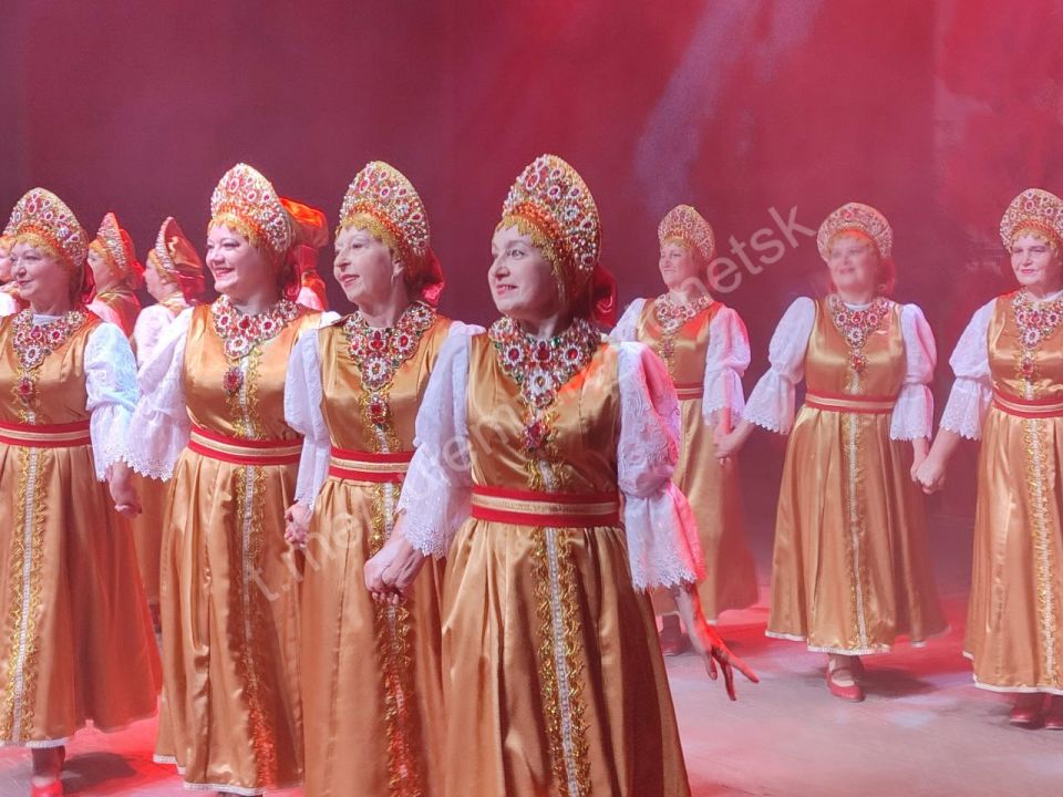 На сцене Дворца культуры «Заперевальный» состоялся концерт, посвященный предстоящему Дню города На сцене Дворца культуры «Заперевальный» состоялся концерт, посвященный предстоящему Дню города