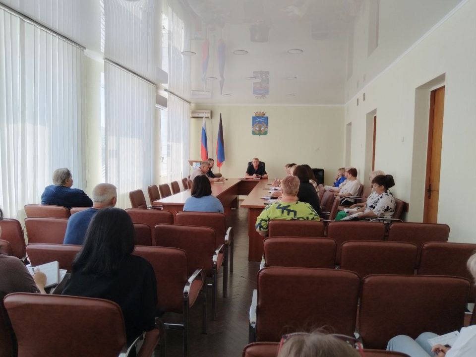 Сергей Юзвинкевич: Сегодня провёл расширенное аппаратное совещание с начальниками отделов и структурных подразделений Администрации Володарского МО, руководителями предприятий, территориальных подразделений министерств и... Сергей Юзвинкевич: Сегодня провёл расширенное аппаратное совещание с начальниками отделов и структурных подразделений Администрации Володарского МО, руководителями предприятий, территориальных подразделений министерств и...