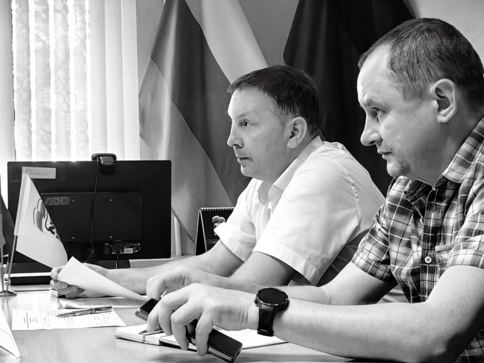 Денис Курашов: На личном приёме граждан в городе Снежное, который состоялся в общественной приемной партии «Единая Россия», были рассмотрены вопросы и проблемы, волнующие местных жителей Денис Курашов: На личном приёме граждан в городе Снежное, который состоялся в общественной приемной партии «Единая Россия», были рассмотрены вопросы и проблемы, волнующие местных жителей