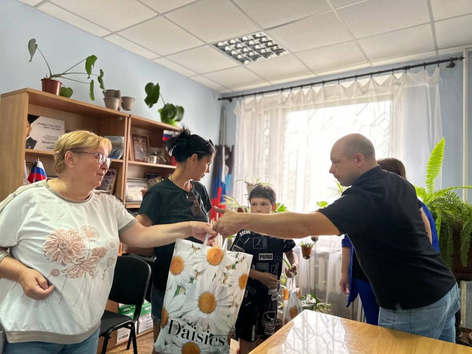 Денис Зубов: Иловайск акция «Собери ребенка в школу» Денис Зубов: Иловайск акция «Собери ребенка в школу»