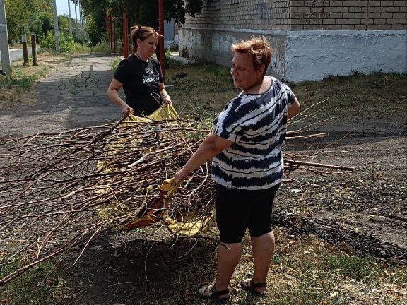 Кировчане вышли на субботник Кировчане вышли на субботник
