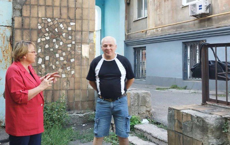 Сегодня, 26 августа, депутат Макеевского городского совета Татьяна Репунова провела встречи с жителями по адресам: г.о. Макеевка, г. Макеевка, ул. Ленина, 51\26 и ул. Ленина 50\33 Сегодня, 26 августа, депутат Макеевского городского совета Татьяна Репунова провела встречи с жителями по адресам: г.о. Макеевка, г. Макеевка, ул. Ленина, 51\26 и ул. Ленина 50\33