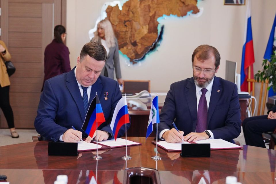 Константин Кузьмин: Подписал Соглашение о межпарламентском сотрудничестве с Законодательным собранием Иркутской области Константин Кузьмин: Подписал Соглашение о межпарламентском сотрудничестве с Законодательным собранием Иркутской области