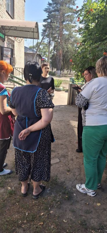 Во исполнение поручения Главы Донецкой Народной Республики Дениса Владимировича Пушилина о ведении постоянного диалога с жителями республики, 26 августа заместитель начальника управления по работе с территориальными... Во исполнение поручения Главы Донецкой Народной Республики Дениса Владимировича Пушилина о ведении постоянного диалога с жителями республики, 26 августа заместитель начальника управления по работе с территориальными...