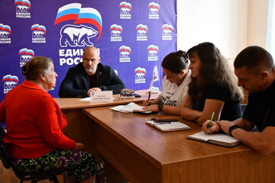 Сергей Желновач: Сегодня, в общественной приемной Всероссийской политической партии «Единая Россия» провел прием граждан Сергей Желновач: Сегодня, в общественной приемной Всероссийской политической партии «Единая Россия» провел прием граждан