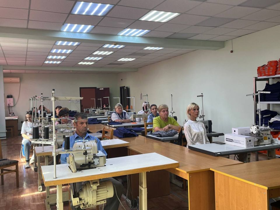 Сергей Желновач: Во исполнение поручения Главы Донецкой Народной Республики Дениса Владимировича Пушилина о ведении постоянного диалога с людьми, сегодня, 26 августа, встретился с трудовым коллективом вокзала станции... Сергей Желновач: Во исполнение поручения Главы Донецкой Народной Республики Дениса Владимировича Пушилина о ведении постоянного диалога с людьми, сегодня, 26 августа, встретился с трудовым коллективом вокзала станции...