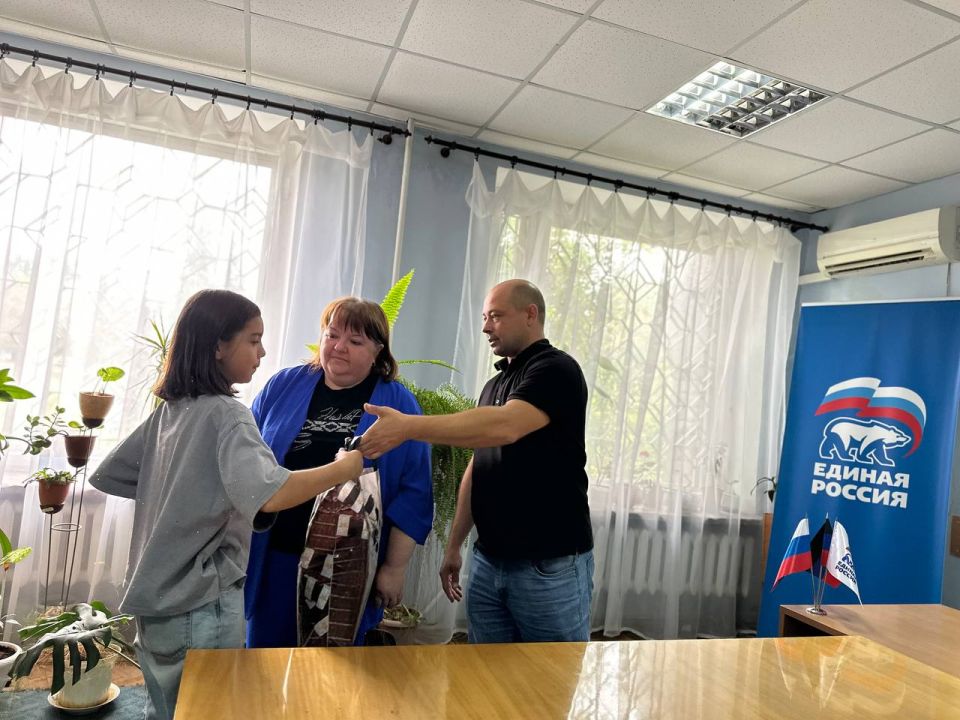 Денис Зубов: Иловайск акция «Собери ребенка в школу» Денис Зубов: Иловайск акция «Собери ребенка в школу»