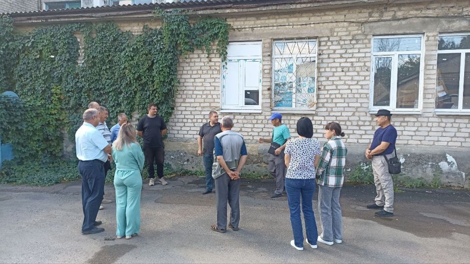 Депутат Тельмановского муниципального совета Галина Коссе провела встречу с трудовым коллективом ГБОУ "Тельмановская Гимназия Тельмановского М.О." В рамках состоявшейся встречи обсудили вопросы связанные с началом нового... Депутат Тельмановского муниципального совета Галина Коссе провела встречу с трудовым коллективом ГБОУ "Тельмановская Гимназия Тельмановского М.О." В рамках состоявшейся встречи обсудили вопросы связанные с началом нового...