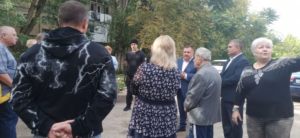 Юрий Атаманов: СХОД ГРАЖДАН. По поручению Главы ДНР Дениса Пушилина продолжаем проводить сходы с жителями округа Юрий Атаманов: СХОД ГРАЖДАН. По поручению Главы ДНР Дениса Пушилина продолжаем проводить сходы с жителями округа