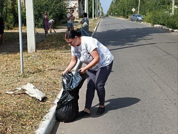 Кировчане вышли на субботник Кировчане вышли на субботник