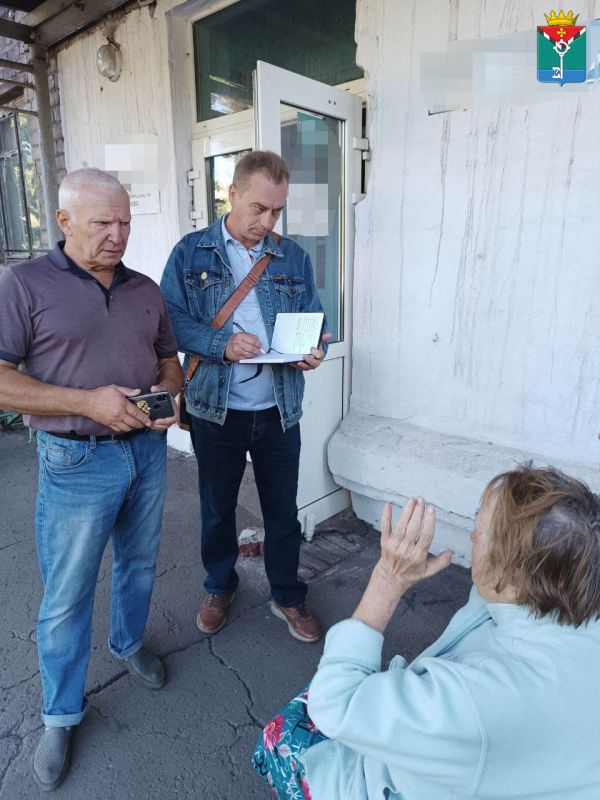 Александр Петрикин: В общежитии г. Енакиево состоялась встреча депутата совета Сергея Медяника с краснолиманцами Александр Петрикин: В общежитии г. Енакиево состоялась встреча депутата совета Сергея Медяника с краснолиманцами