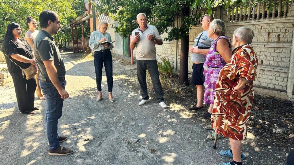 Заместитель главы Администрации Шахтерского муниципального округа встретился с жителями Ждановки Заместитель главы Администрации Шахтерского муниципального округа встретился с жителями Ждановки