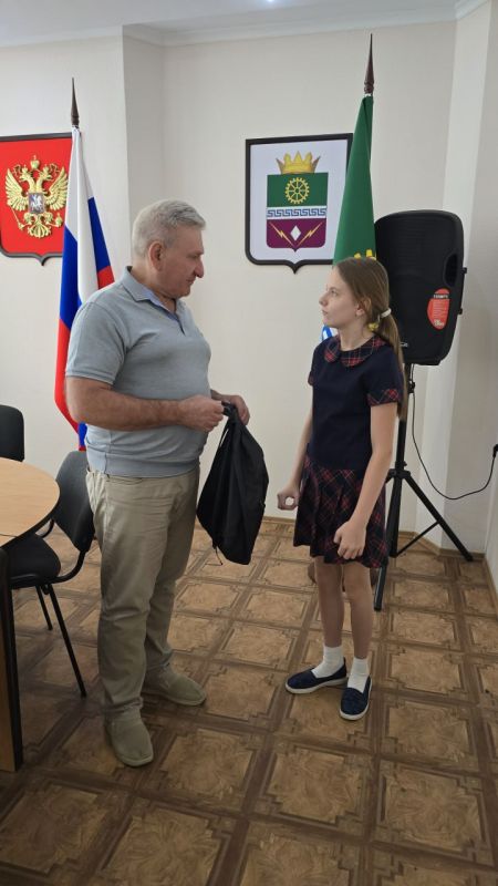Николай Михайлов: Сегодня принял участие в ежегодной акции «Собери ребенка в школу» и оказал адресную помощь ребенку, погибшего участника СВО