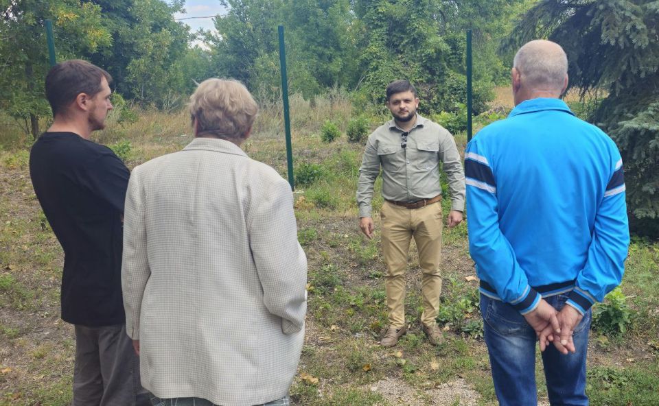 Председатель #Комитет_по_транспорту_и_связи Тимур Дьяченко (фракция «Единая Россия») провел встречу с трудовым коллективом предприятия, которое находится по улице Шахтная в Пролетарском районе Донецка Председатель #Комитет_по_транспорту_и_связи Тимур Дьяченко (фракция «Единая Россия») провел встречу с трудовым коллективом предприятия, которое находится по улице Шахтная в Пролетарском районе Донецка