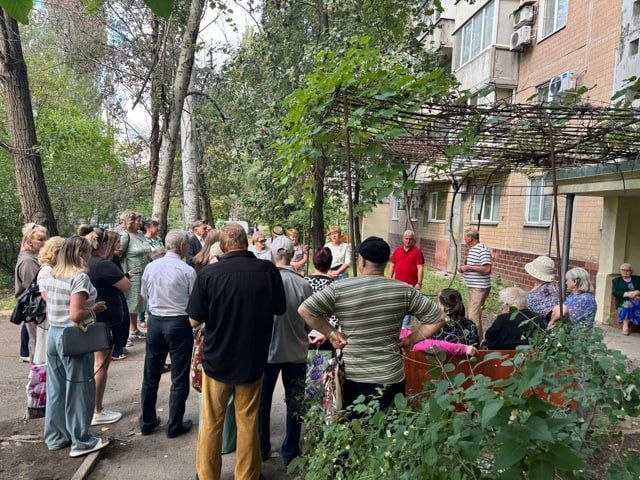 Александр Мальков (фракция «Единая Россия») провел сход граждан в Пролетарском районе Донецка Александр Мальков (фракция «Единая Россия») провел сход граждан в Пролетарском районе Донецка