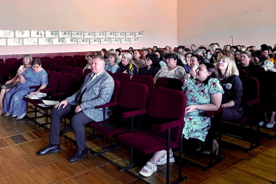 Сергей Ермаков: Принял участие в ежегодной августовской педагогической конференции работников образования городского округа в средней школе № 1 Сергей Ермаков: Принял участие в ежегодной августовской педагогической конференции работников образования городского округа в средней школе № 1