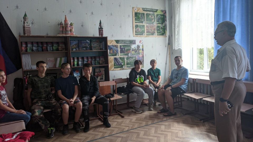Юнармейские занятия". 5 подготовительное занятие с юнармейцами ВПК "Патриоты Донбасса" к казацкому фестивалю "Дикое поле-2025" Юнармейские занятия". 5 подготовительное занятие с юнармейцами ВПК "Патриоты Донбасса" к казацкому фестивалю "Дикое поле-2025"