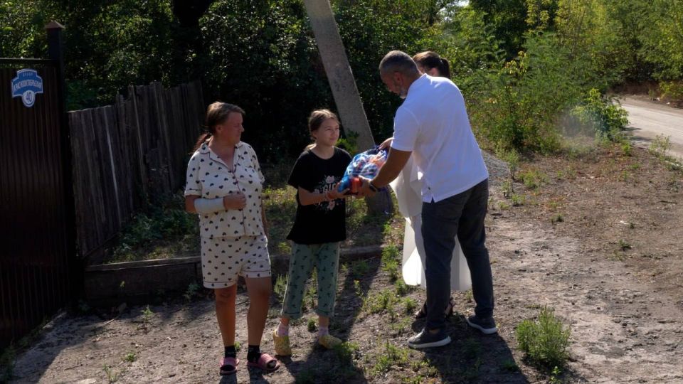 Александр Волошин: Совместно с депутатами Народного Совета ДНР принимаем участие в традиционной акции Единой России «Собери ребёнка в школу» Александр Волошин: Совместно с депутатами Народного Совета ДНР принимаем участие в традиционной акции Единой России «Собери ребёнка в школу»