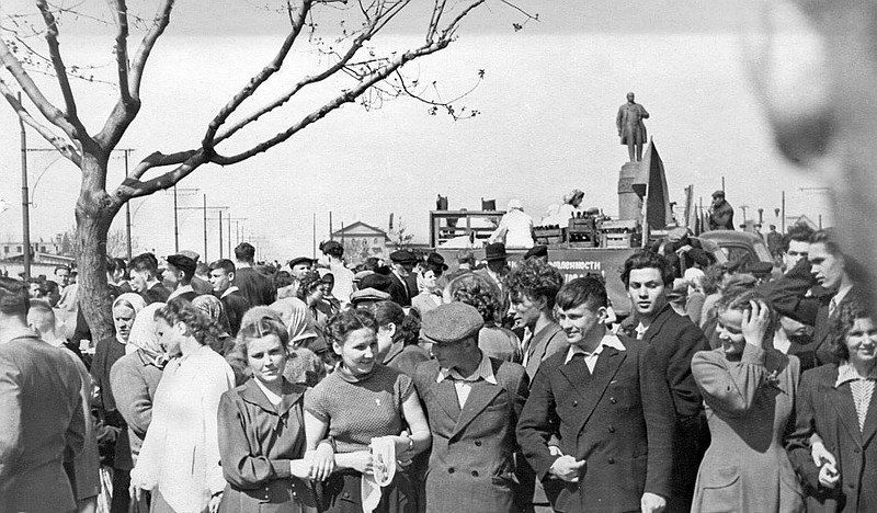 Алексей Кулемзин: Дончане — это единая общность, включающая в себя людей разных национальностей, вероисповеданий и социальных групп Алексей Кулемзин: Дончане — это единая общность, включающая в себя людей разных национальностей, вероисповеданий и социальных групп