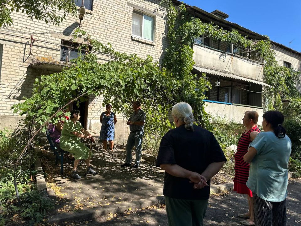 Денис Зубов: Встреча с жителями. Сегодня, 27 августа, заместитель главы администрации городского округа Иловайск Александр Васильевич Кузнецов провел встречу с населением на подведомственной территории администрации... Денис Зубов: Встреча с жителями. Сегодня, 27 августа, заместитель главы администрации городского округа Иловайск Александр Васильевич Кузнецов провел встречу с населением на подведомственной территории администрации...