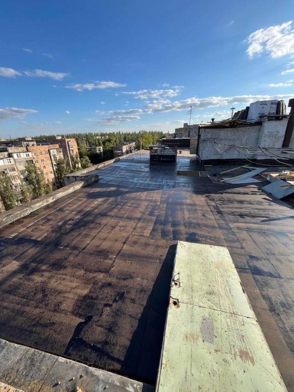 При поддержке Нижегородской области ремонтируют кровли домов в Харцызске При поддержке Нижегородской области ремонтируют кровли домов в Харцызске