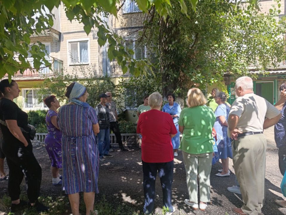 Валентина Харлашка: Сегодня, 27 августа, в Червоногвардейском районе состоялась встреча с жителями жилого массива Крупской во дворе дома № 23 по улице Тухачевского Валентина Харлашка: Сегодня, 27 августа, в Червоногвардейском районе состоялась встреча с жителями жилого массива Крупской во дворе дома № 23 по улице Тухачевского
