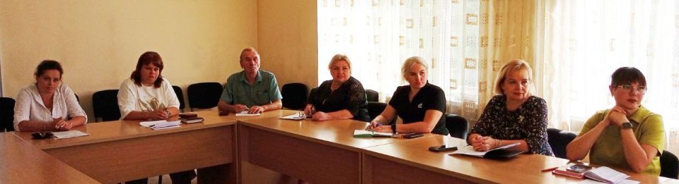 Наталья Бегуненко: Сегодня, 27 августа, в Управе Петровского внутригородского района Администрации городского округа Донецк прошло еженедельное аппаратное совещание при участии социального координатора Филиала... Наталья Бегуненко: Сегодня, 27 августа, в Управе Петровского внутригородского района Администрации городского округа Донецк прошло еженедельное аппаратное совещание при участии социального координатора Филиала...