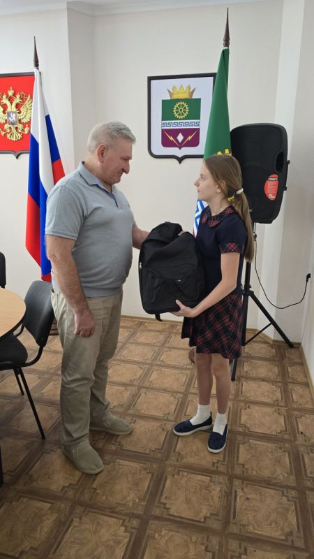 Николай Михайлов: Сегодня принял участие в ежегодной акции «Собери ребенка в школу» и оказал адресную помощь ребенку, погибшего участника СВО Николай Михайлов: Сегодня принял участие в ежегодной акции «Собери ребенка в школу» и оказал адресную помощь ребенку, погибшего участника СВО