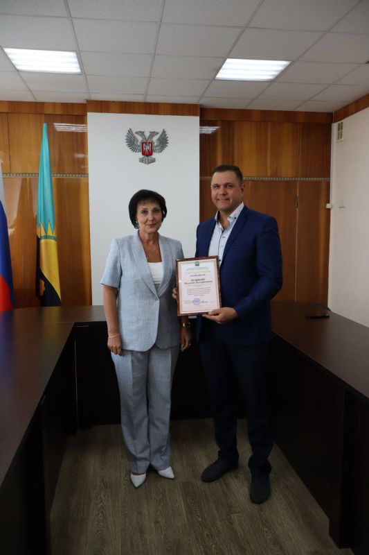 Валентина Харлашка: 28 июля в Администрации города Макеевки прошло торжественное мероприятие посвященное Дню шахтера Валентина Харлашка: 28 июля в Администрации города Макеевки прошло торжественное мероприятие посвященное Дню шахтера