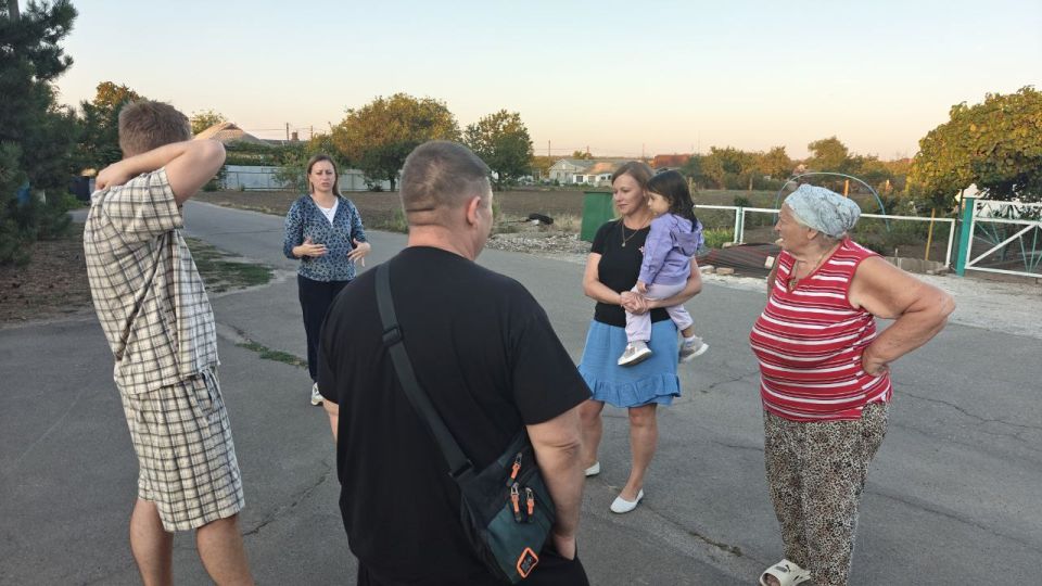 Встреча с населением депутата Мангушского муниципального совета, члена фракции Всероссийской политической партии «ЕДИННАЯ РОССИЯ» в Мангушском муниципальном совете Мацуки Анатолия Спиридоновича Встреча с населением депутата Мангушского муниципального совета, члена фракции Всероссийской политической партии «ЕДИННАЯ РОССИЯ» в Мангушском муниципальном совете Мацуки Анатолия Спиридоновича