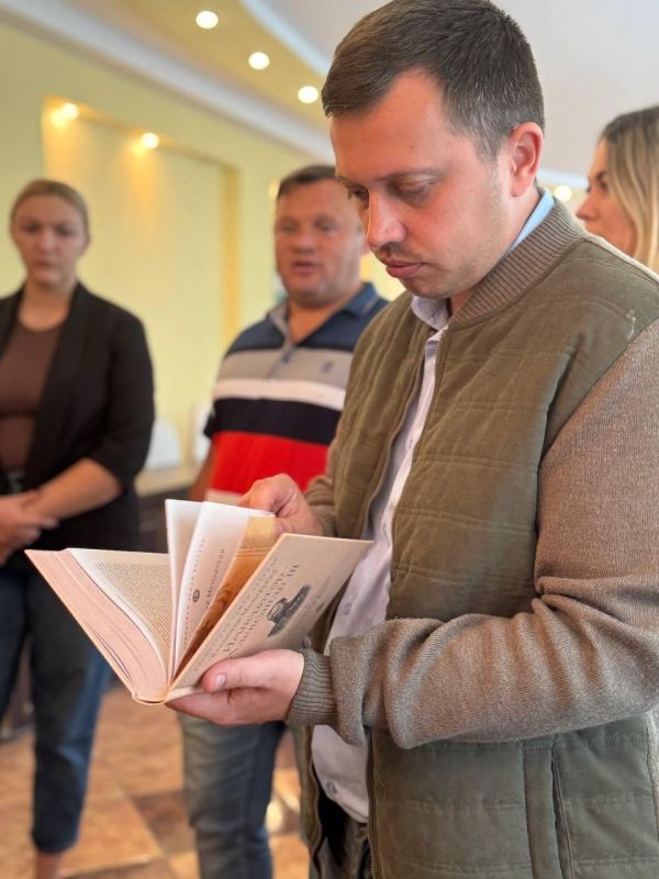 В школы Харцызска передали исторические издания при поддержке Нижегородской области В школы Харцызска передали исторические издания при поддержке Нижегородской области