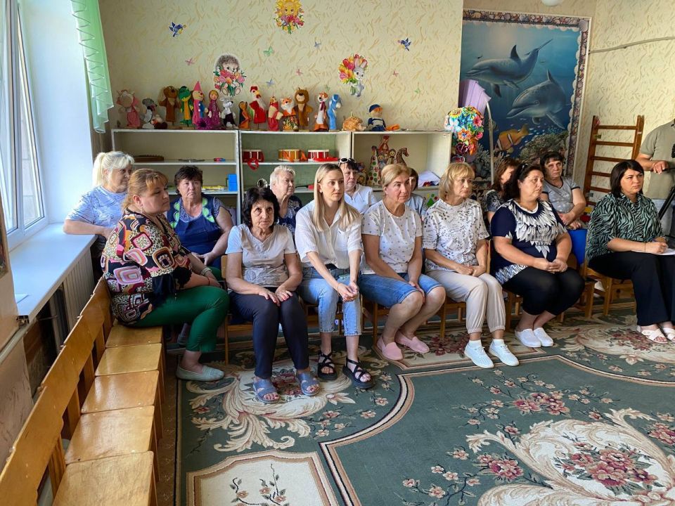 Виктория Жукова: Провела встречу с трудовым коллективом ГКДОУ "Детский сад №5 г.о. Харцызск". Регулярные встречи с гражданами и трудовыми коллективами проводятся по поручению Главы Республики Дениса Пушилина Виктория Жукова: Провела встречу с трудовым коллективом ГКДОУ "Детский сад №5 г.о. Харцызск". Регулярные встречи с гражданами и трудовыми коллективами проводятся по поручению Главы Республики Дениса Пушилина