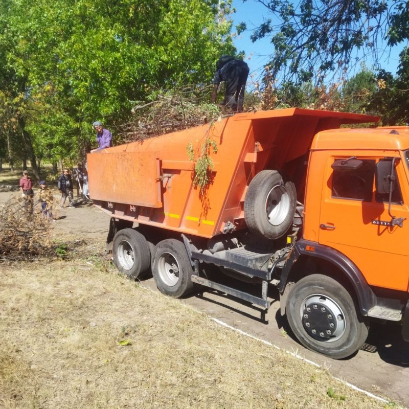В Кировском ведутся работы по благоустройству В Кировском ведутся работы по благоустройству