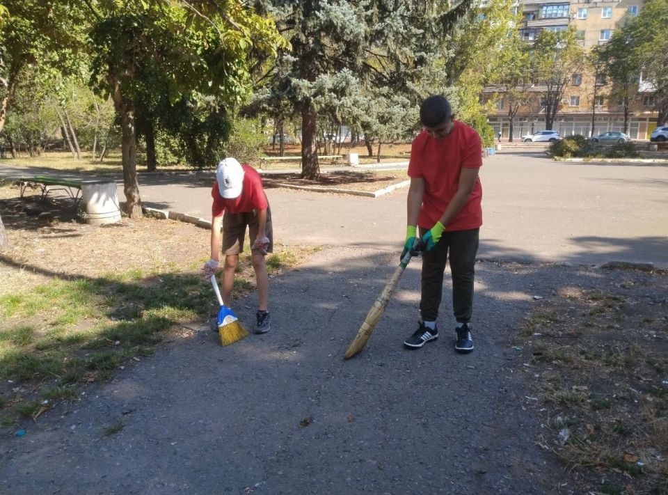 28 августа в Червоногвардейском районе прошла акция «Чистый обелиск» по партийному проекту «Историческая память» партии «Единая Россия» 28 августа в Червоногвардейском районе прошла акция «Чистый обелиск» по партийному проекту «Историческая память» партии «Единая Россия»