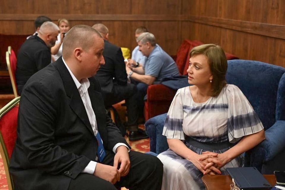 50 финалистов конкурса «Донбасс. СВОи Герои» уже проходят обучение и стажировки 50 финалистов конкурса «Донбасс. СВОи Герои» уже проходят обучение и стажировки