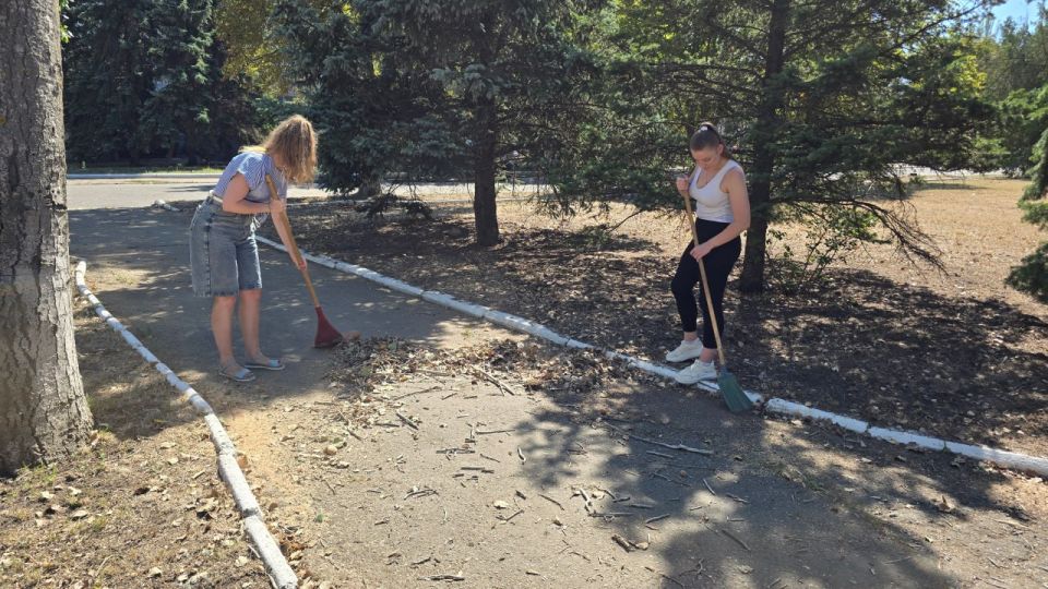 Николай Михайлов: В Старобешевском округе прошла акция «Чистый четверг» Николай Михайлов: В Старобешевском округе прошла акция «Чистый четверг»