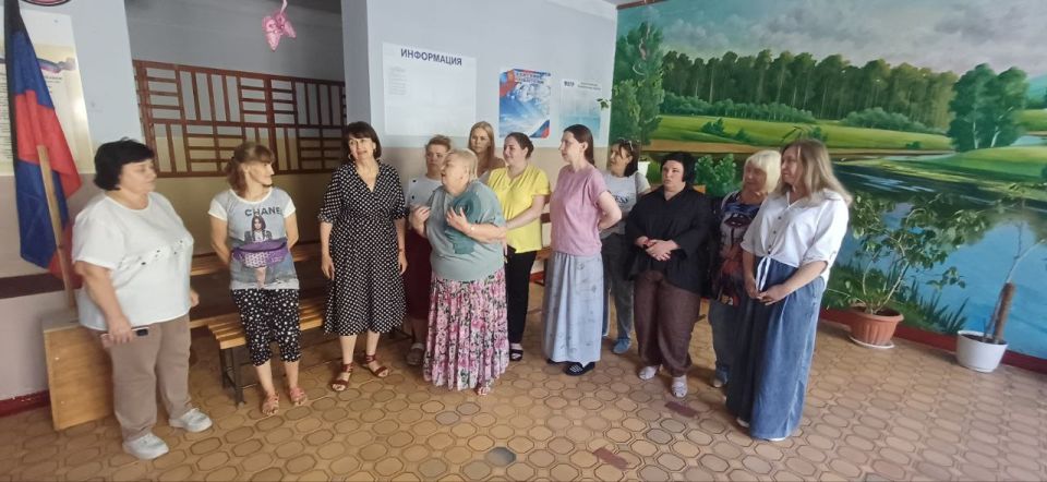 Валентин Левченко: Сегодня заместитель руководителя Управы Елена Повалий провела встречу с трудовым коллективом ГБОУ "Школа №43 г.о.Донецк" Валентин Левченко: Сегодня заместитель руководителя Управы Елена Повалий провела встречу с трудовым коллективом ГБОУ "Школа №43 г.о.Донецк"