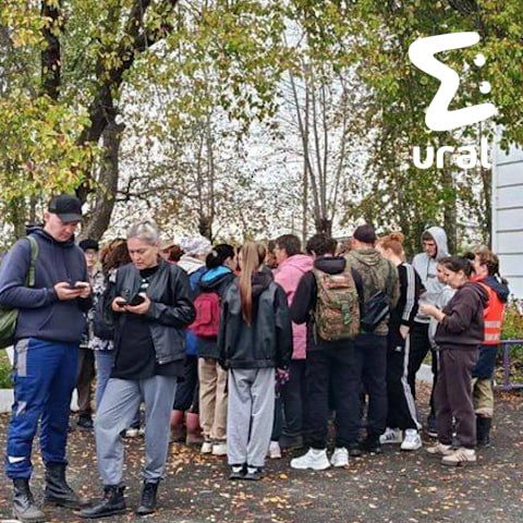 Больше 300 человек вторые сутки ищут пропавшего восьмилетнего мальчика в Артёмовском Больше 300 человек вторые сутки ищут пропавшего восьмилетнего мальчика в Артёмовском
