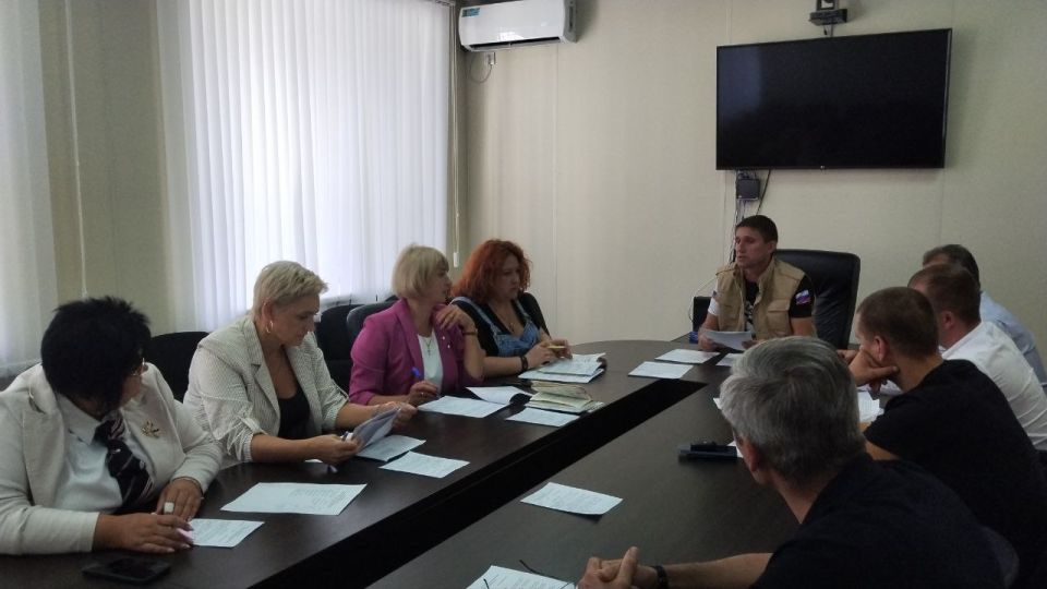 В рамках курса «Содействие адаптации трудовых мигрантов в Российской Федерации», проводимого по поручению Главы ДНР Дениса Пушилина, администрацией муниципального округа проведена беседа с иностранными гражданами... В рамках курса «Содействие адаптации трудовых мигрантов в Российской Федерации», проводимого по поручению Главы ДНР Дениса Пушилина, администрацией муниципального округа проведена беседа с иностранными гражданами...