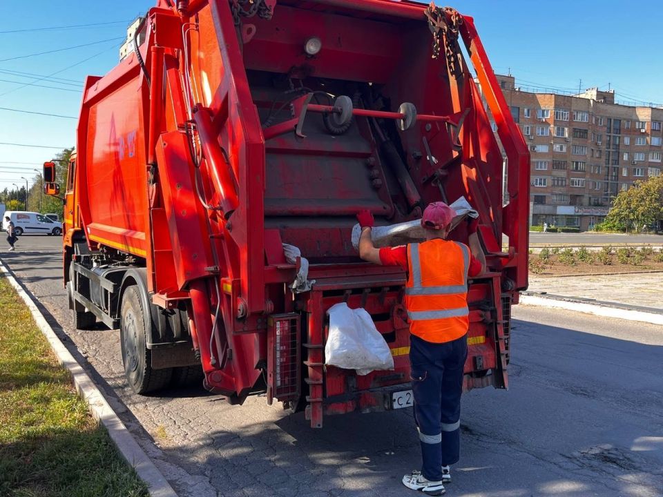 МУП «Простор» ежедневно выполняет все необходимые работы по содержанию городских улиц МУП «Простор» ежедневно выполняет все необходимые работы по содержанию городских улиц