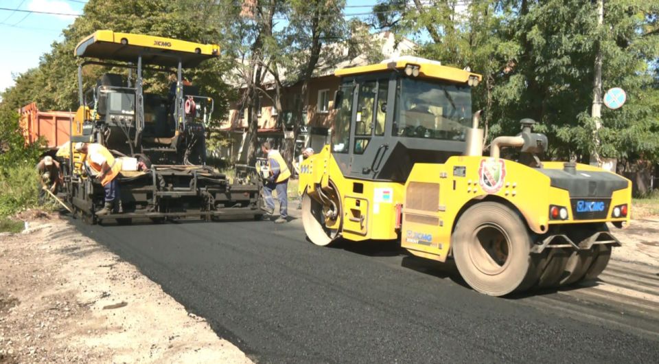 Иван Приходько: В прифронтовой Горловке продолжается ремонт дорожного покрытия Иван Приходько: В прифронтовой Горловке продолжается ремонт дорожного покрытия
