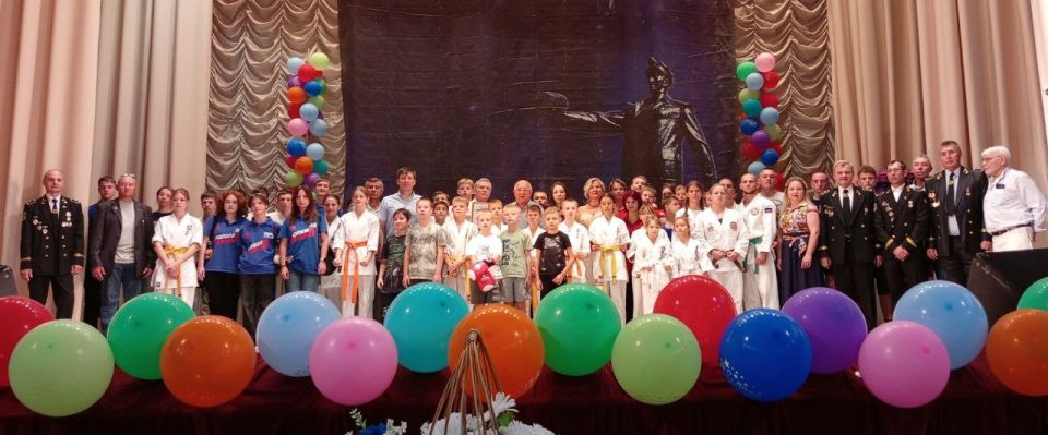 Наталья Бегуненко: В Петровском районе по проекту «Выбор сильных» партии Единая Россия состоялся фестиваль единоборств «Сила горняков», приуроченный ко Дню города и Дню шахтера Наталья Бегуненко: В Петровском районе по проекту «Выбор сильных» партии Единая Россия состоялся фестиваль единоборств «Сила горняков», приуроченный ко Дню города и Дню шахтера
