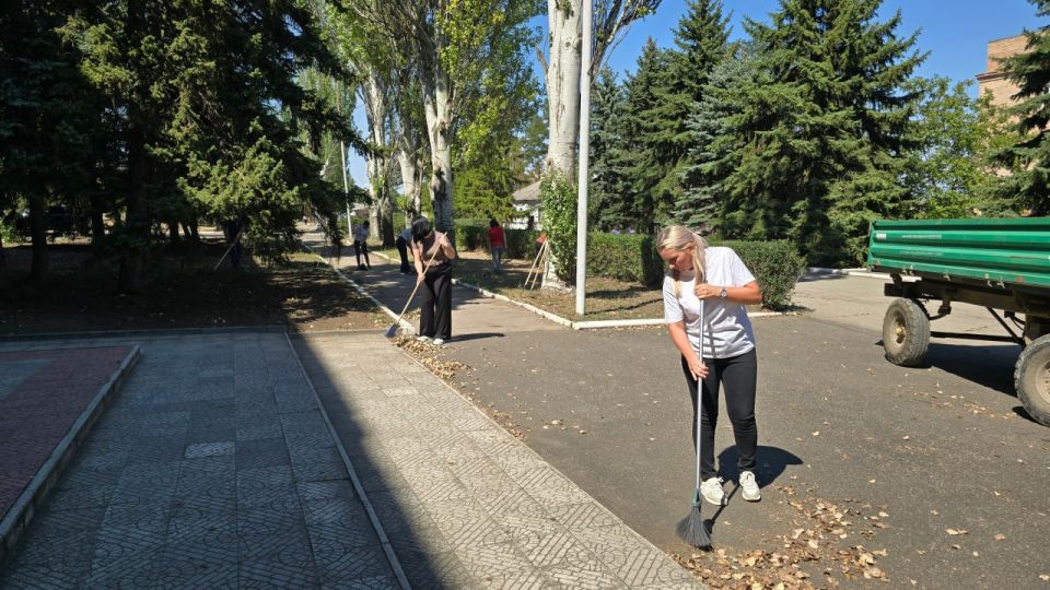 Николай Михайлов: В Старобешевском округе прошла акция «Чистый четверг» Николай Михайлов: В Старобешевском округе прошла акция «Чистый четверг»
