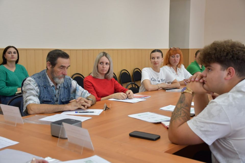 В Дебальцево прошла сессия для НКО по вопросам законодательства, регистрации, господдержки и грантов В Дебальцево прошла сессия для НКО по вопросам законодательства, регистрации, господдержки и грантов