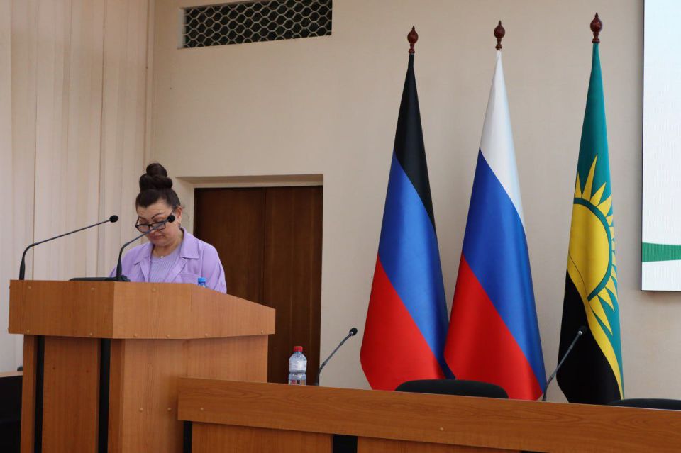Валентина Харлашка: Провела 54 заседание Макеевского городского совета Донецкой Народной Республики Валентина Харлашка: Провела 54 заседание Макеевского городского совета Донецкой Народной Республики