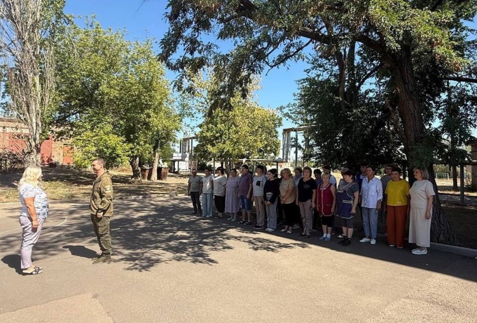 Александр Подгорный: Антитеррористические учения прошли в образовательных учреждениях Донецкой Народной Республики Александр Подгорный: Антитеррористические учения прошли в образовательных учреждениях Донецкой Народной Республики