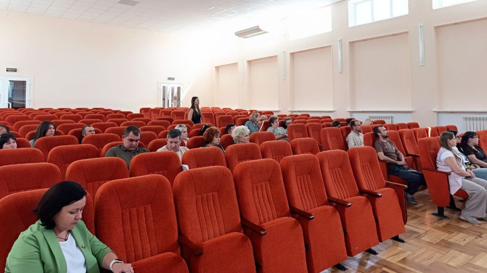 В администрации Амвросиевского округа состоялся семинар по социальному предпринимательству В администрации Амвросиевского округа состоялся семинар по социальному предпринимательству