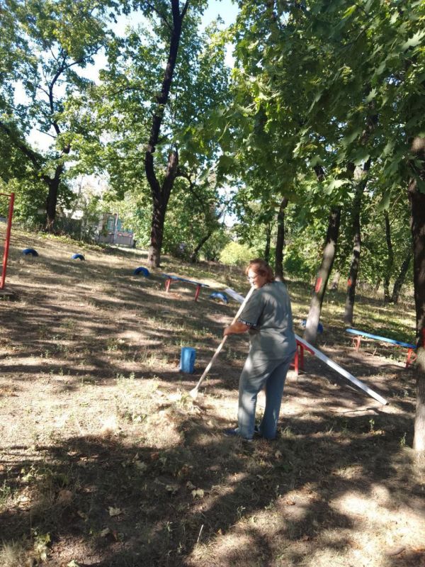Роман Конев: В Никитовском районе Горловки продолжается масштабный партийный проект Единой России «Городская среда» Роман Конев: В Никитовском районе Горловки продолжается масштабный партийный проект Единой России «Городская среда»