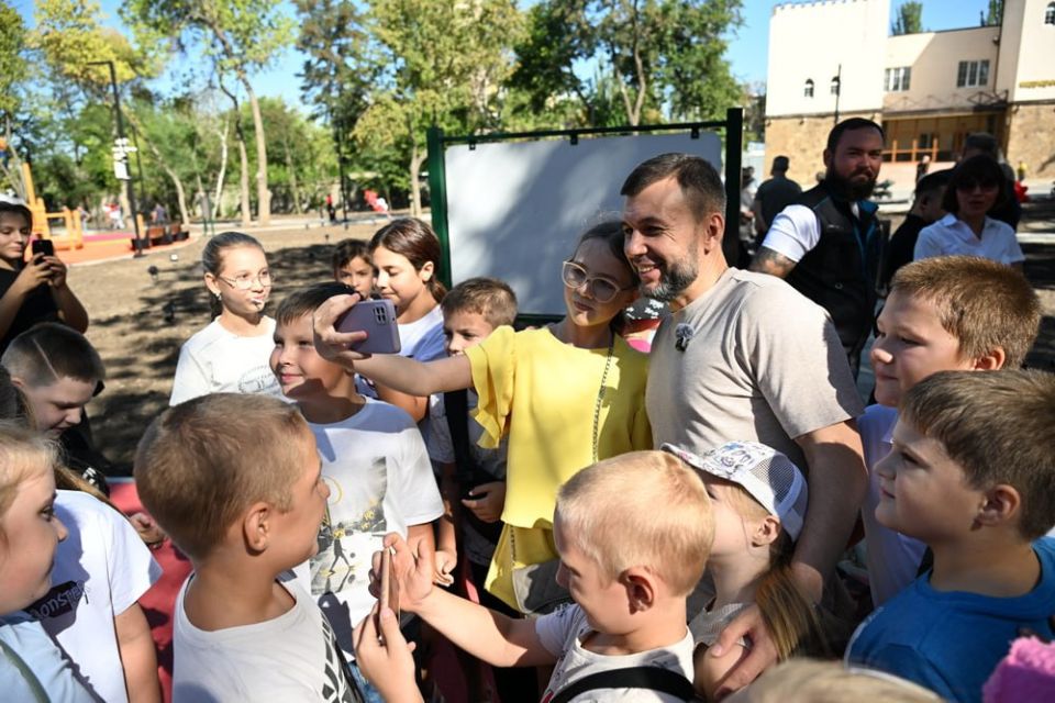 Глава ДНР проинспектировал готовность донецкого парка «Гулливер» к открытию Глава ДНР проинспектировал готовность донецкого парка «Гулливер» к открытию